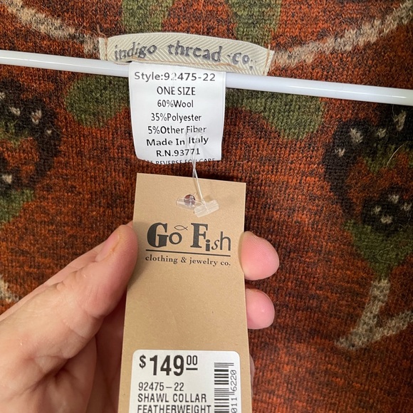 NWT One size Indigo Thread Co Collared wool shawl. Timeless piece! - Picture 8 of 14